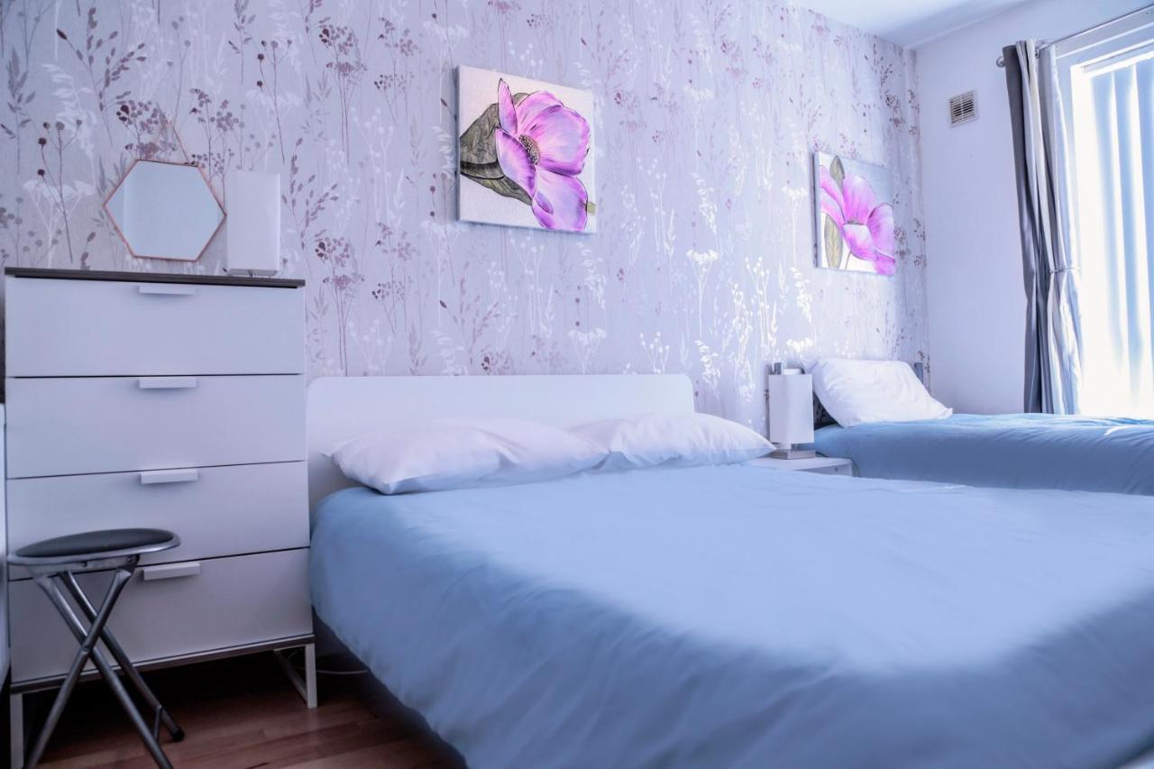 Perfect Central City Location - Parking - 3 Beds - 2 Bedrooms Белфаст Екстер'єр фото