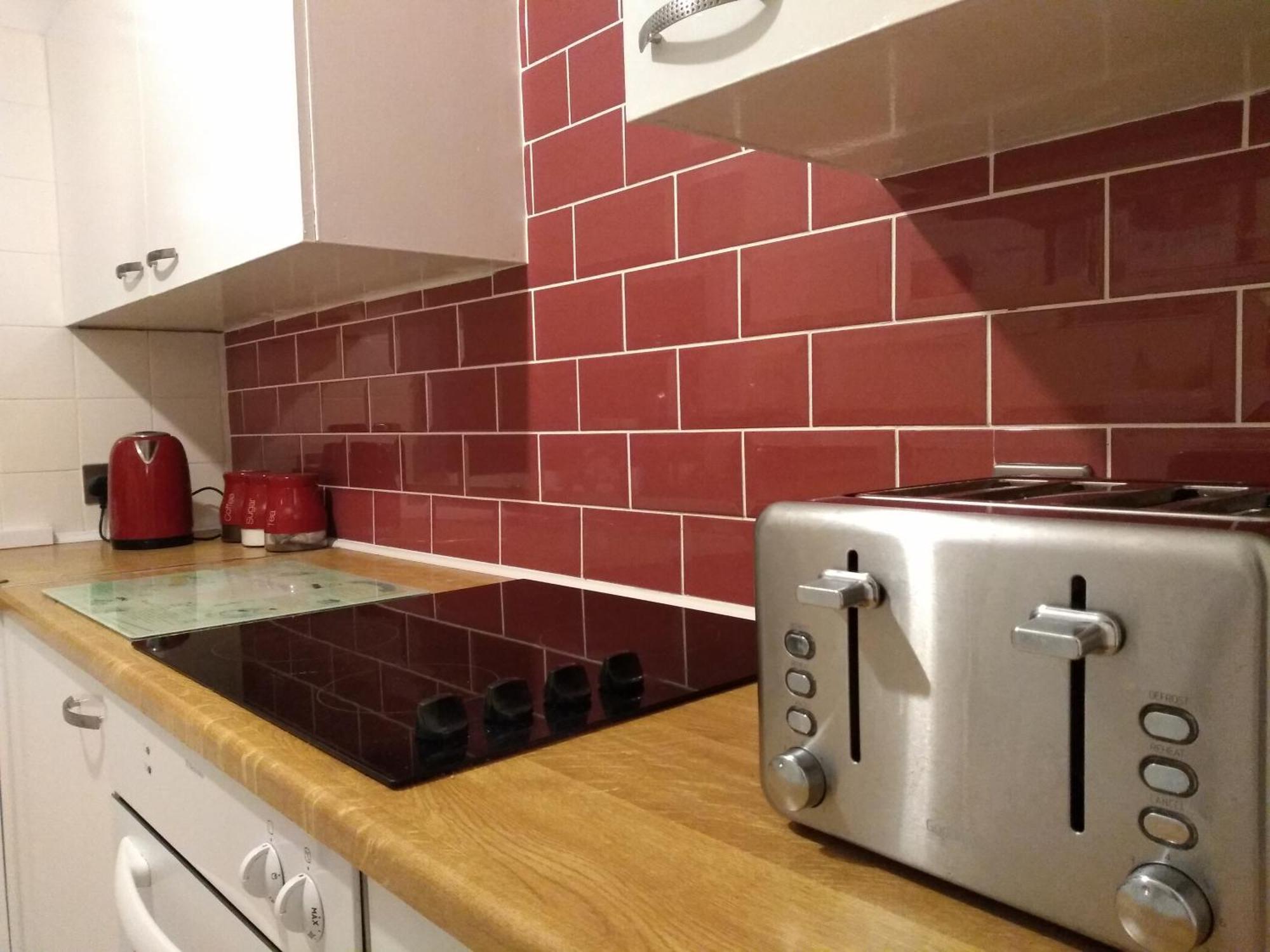 Perfect Central City Location - Parking - 3 Beds - 2 Bedrooms Белфаст Екстер'єр фото