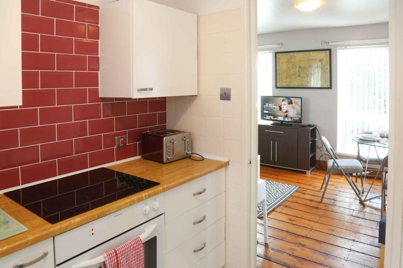 Perfect Central City Location - Parking - 3 Beds - 2 Bedrooms Белфаст Екстер'єр фото