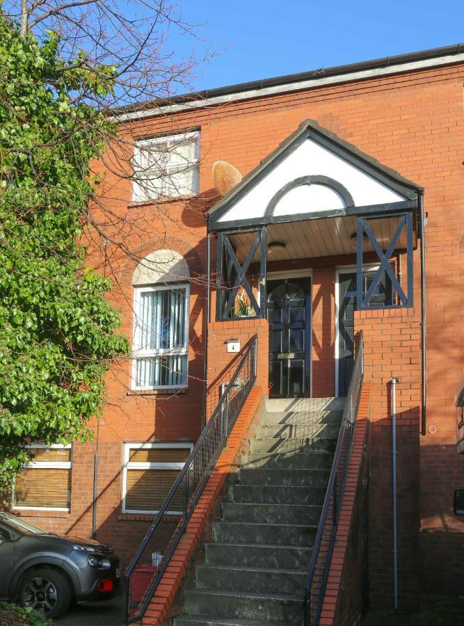 Perfect Central City Location - Parking - 3 Beds - 2 Bedrooms Белфаст Екстер'єр фото
